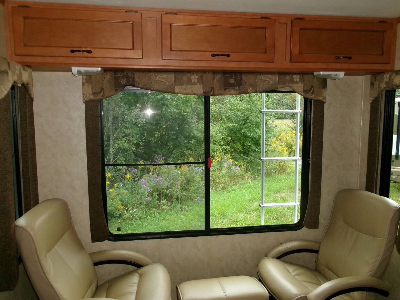 A photo of this 2012 Yellowstone Rv Canyon Trail 30FSES