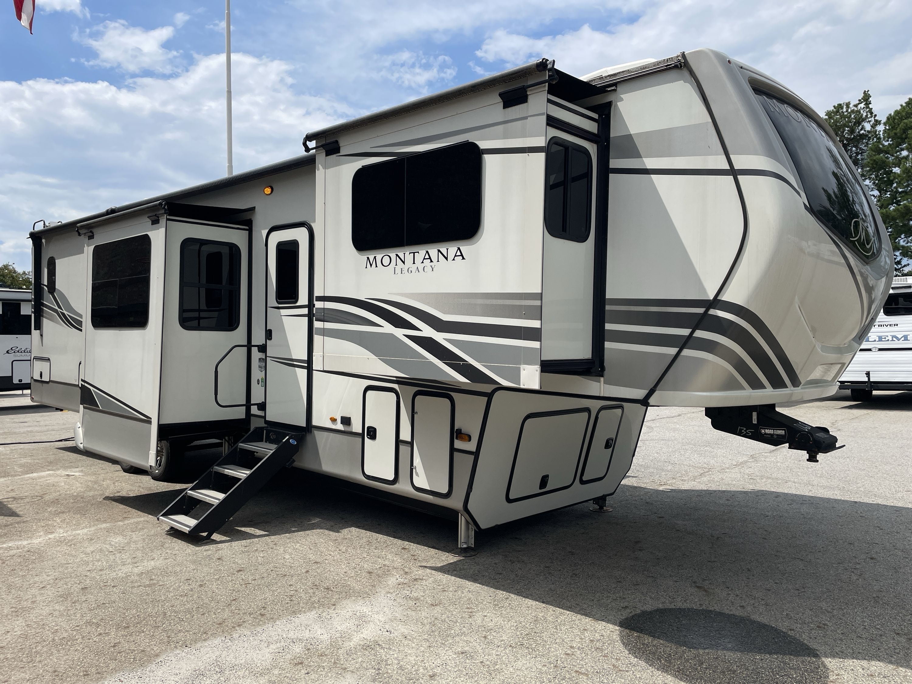 2023 Keystone MONTANA LEGACY 3763BP in buford GA