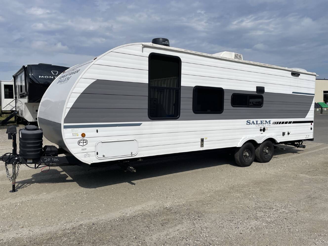 A photo of this 2025 Forest River SALEM CRUISE LITE 261BHXL