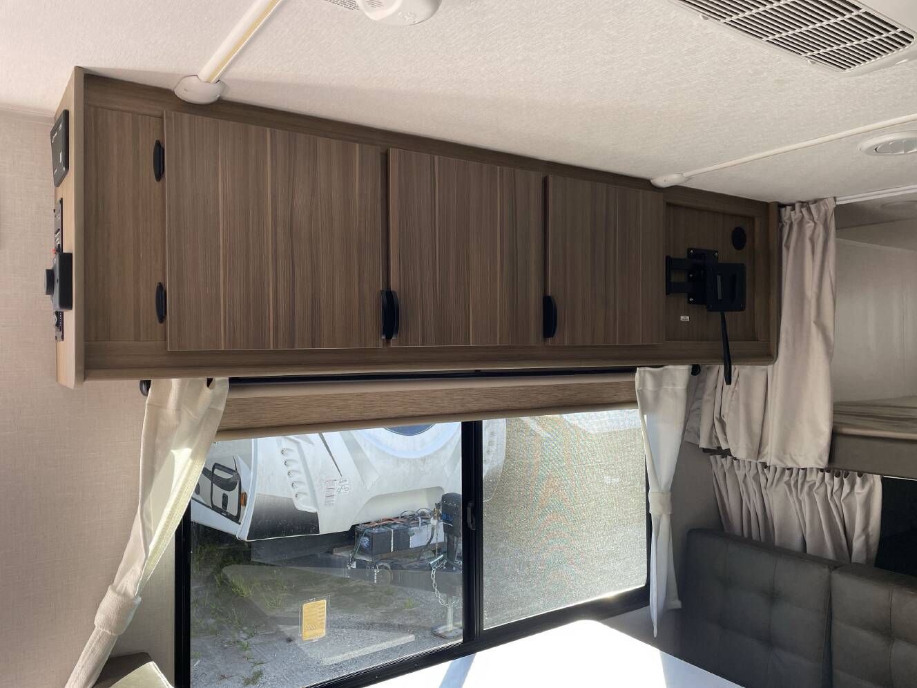 A photo of this 2025 Forest River SALEM CRUISE LITE 261BHXL