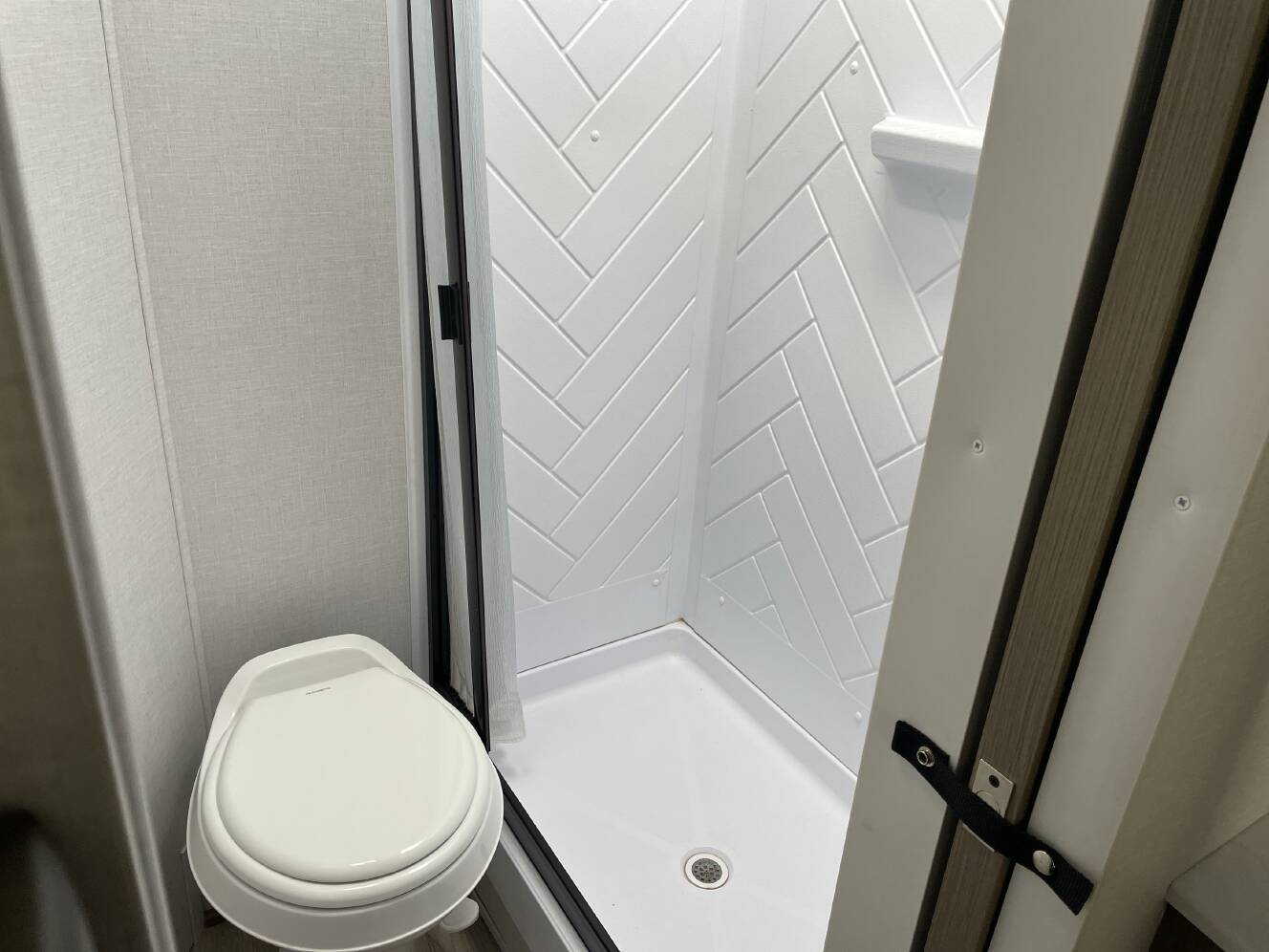 A photo of this 2025 Forest River SALEM CRUISE LITE 261BHXL