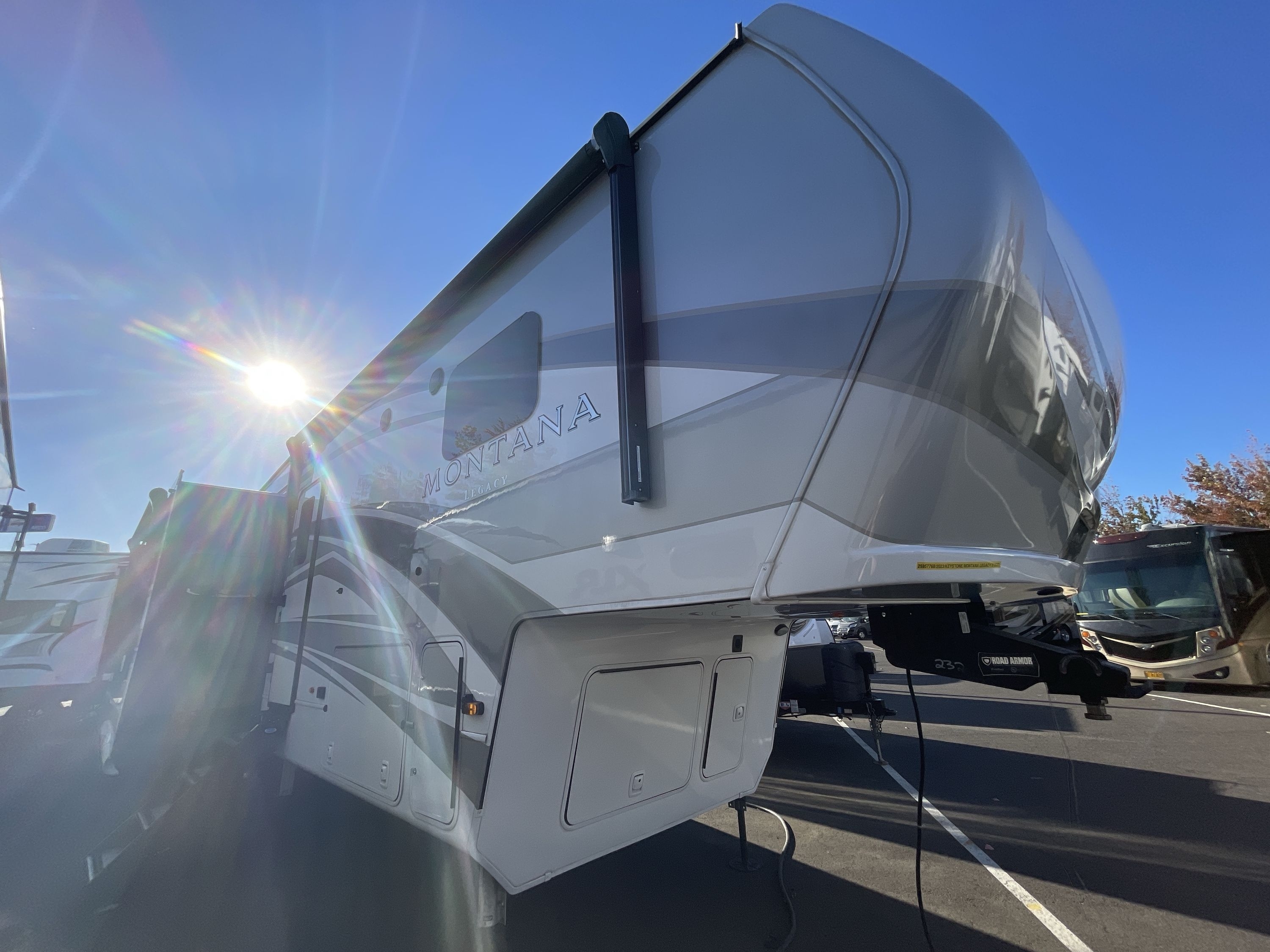 2023 Keystone MONTANA LEGACY 3123RL in wood village OR