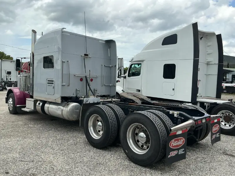 2020 PETERBILT 389