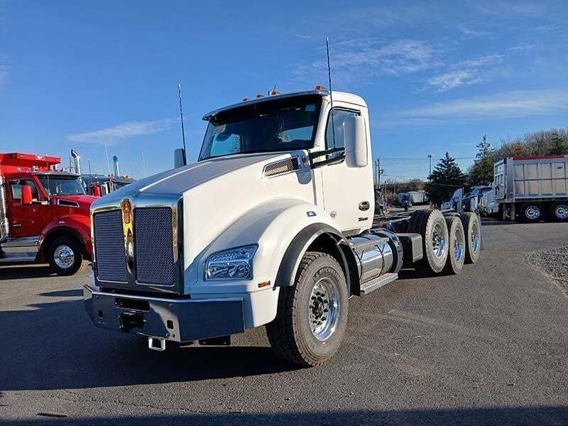 2025 KENWORTH T880 in Coopersburg, PA