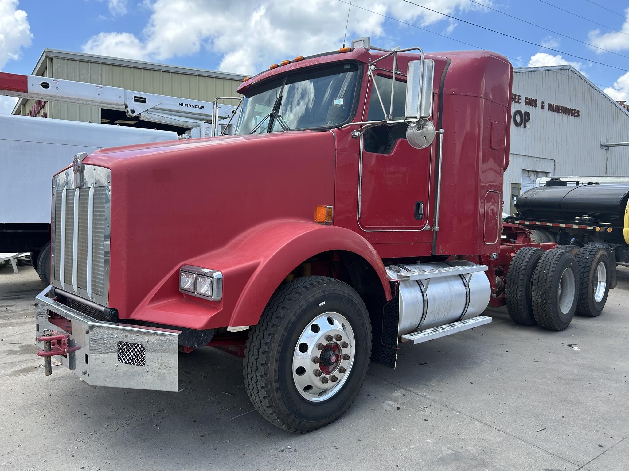 2010 KENWORTH T800 in Covington, TN