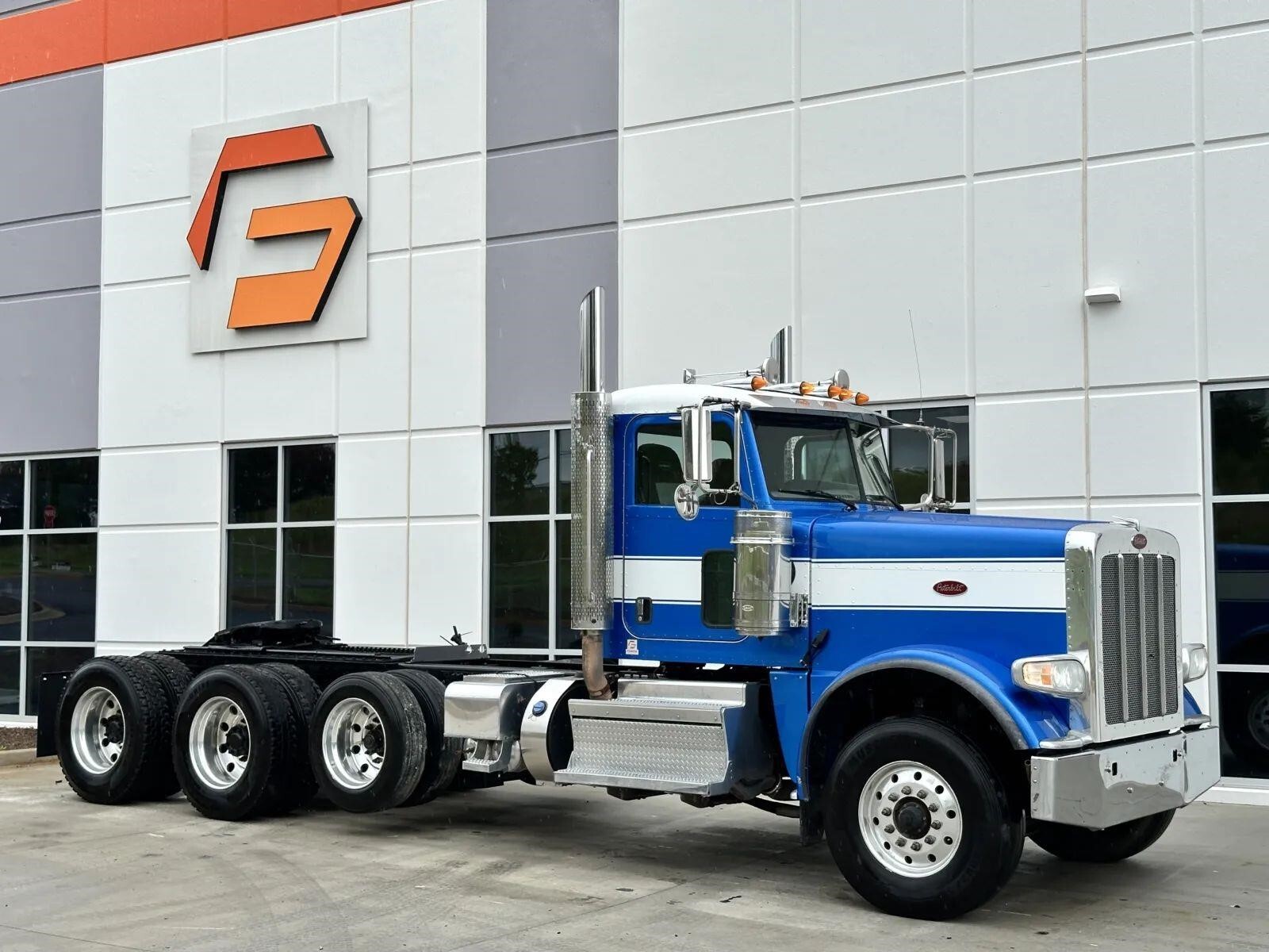 2019 PETERBILT 389 in Greer, SC