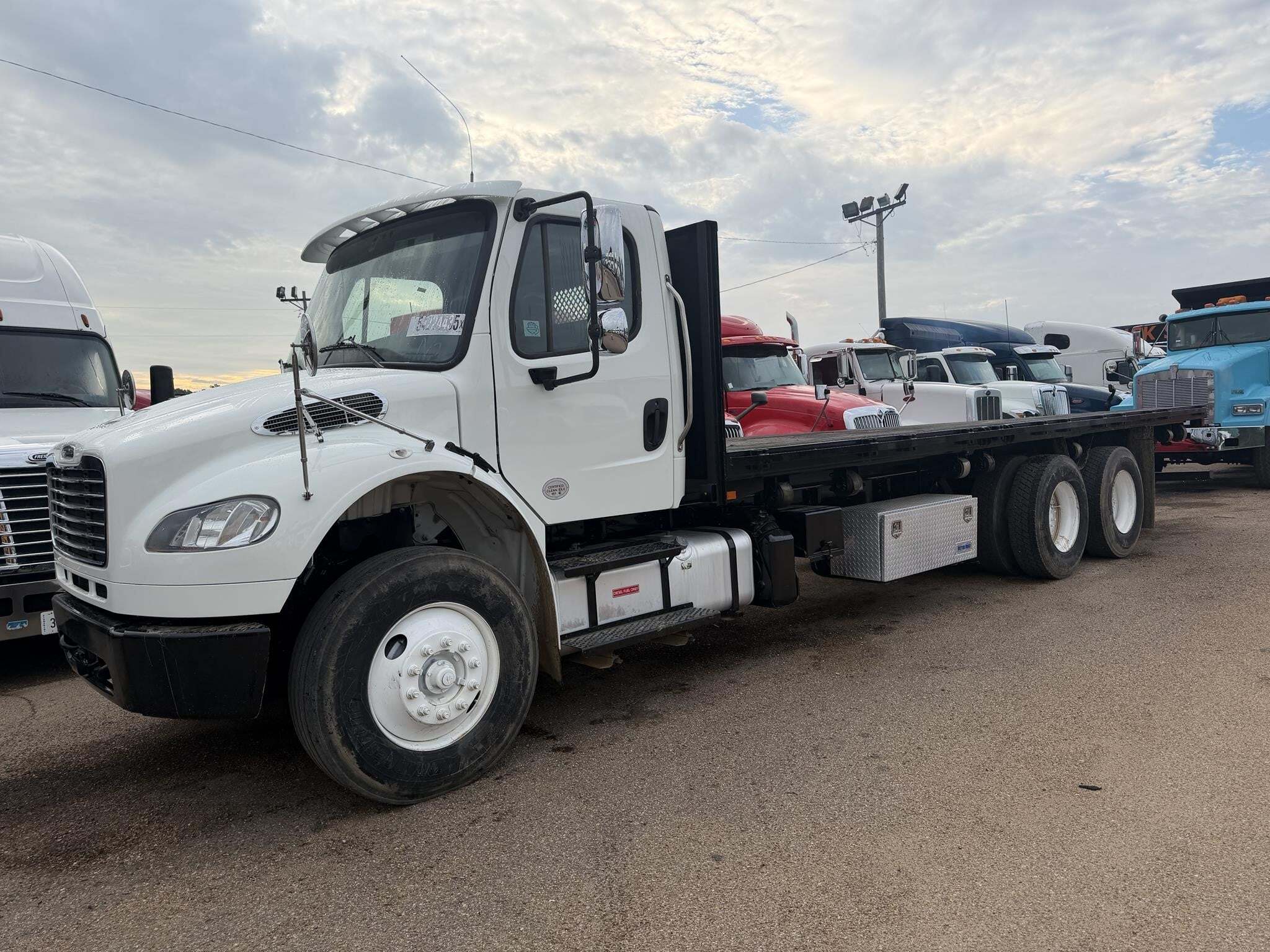 2019 FREIGHTLINER BUSINESS CLASS M2 106 in Covington, TN