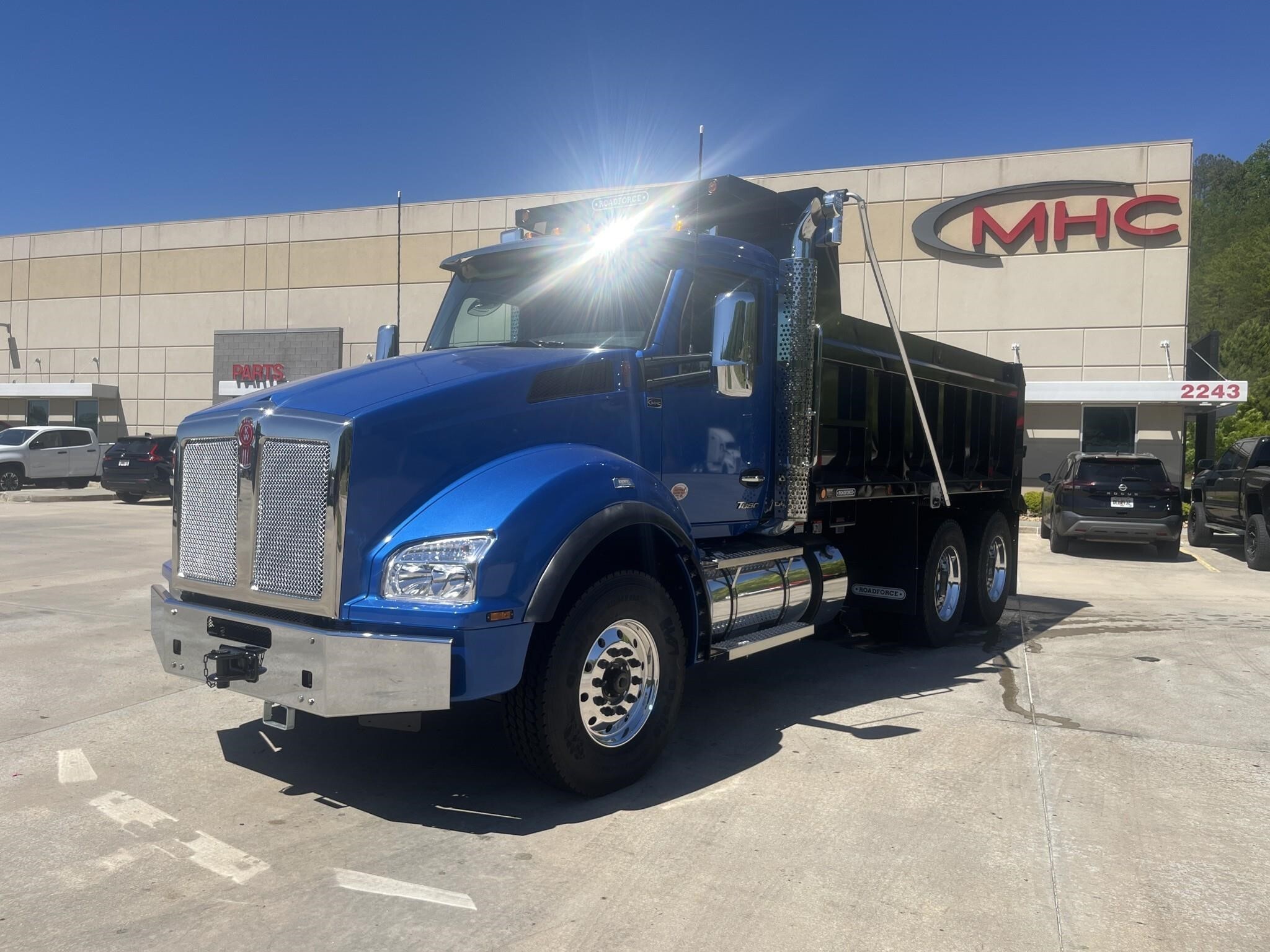2027 KENWORTH T880 in Knoxville, TN