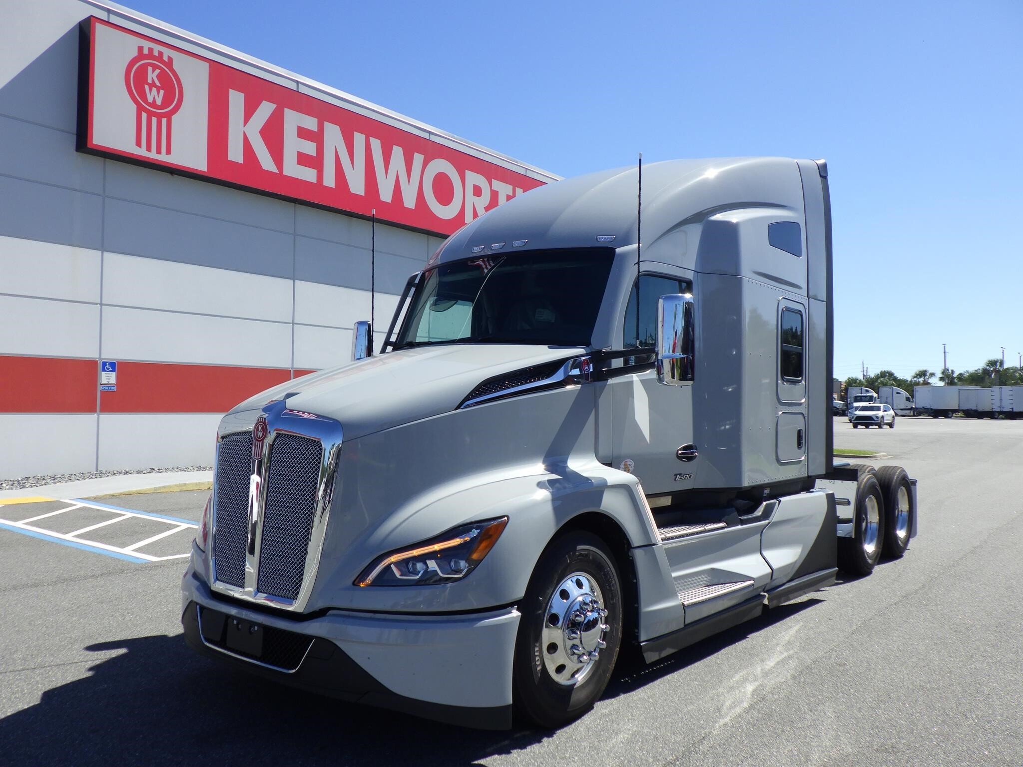 2027 KENWORTH T680 in Jacksonville, FL