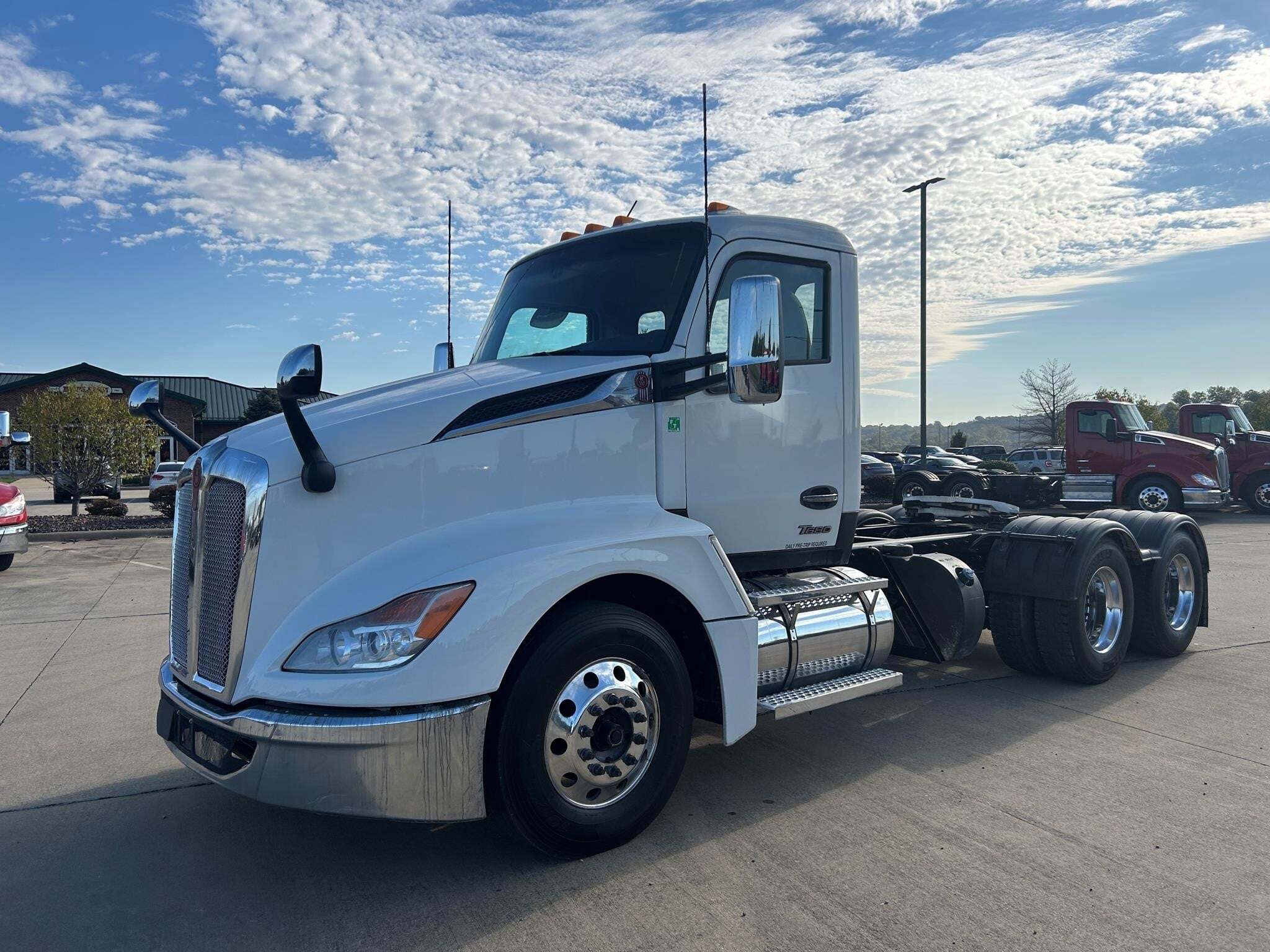 2023 KENWORTH T680 in East Saint Louis, IL