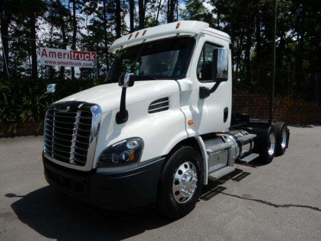 2016 FREIGHTLINER CASCADIA 125 in Charlotte, NC