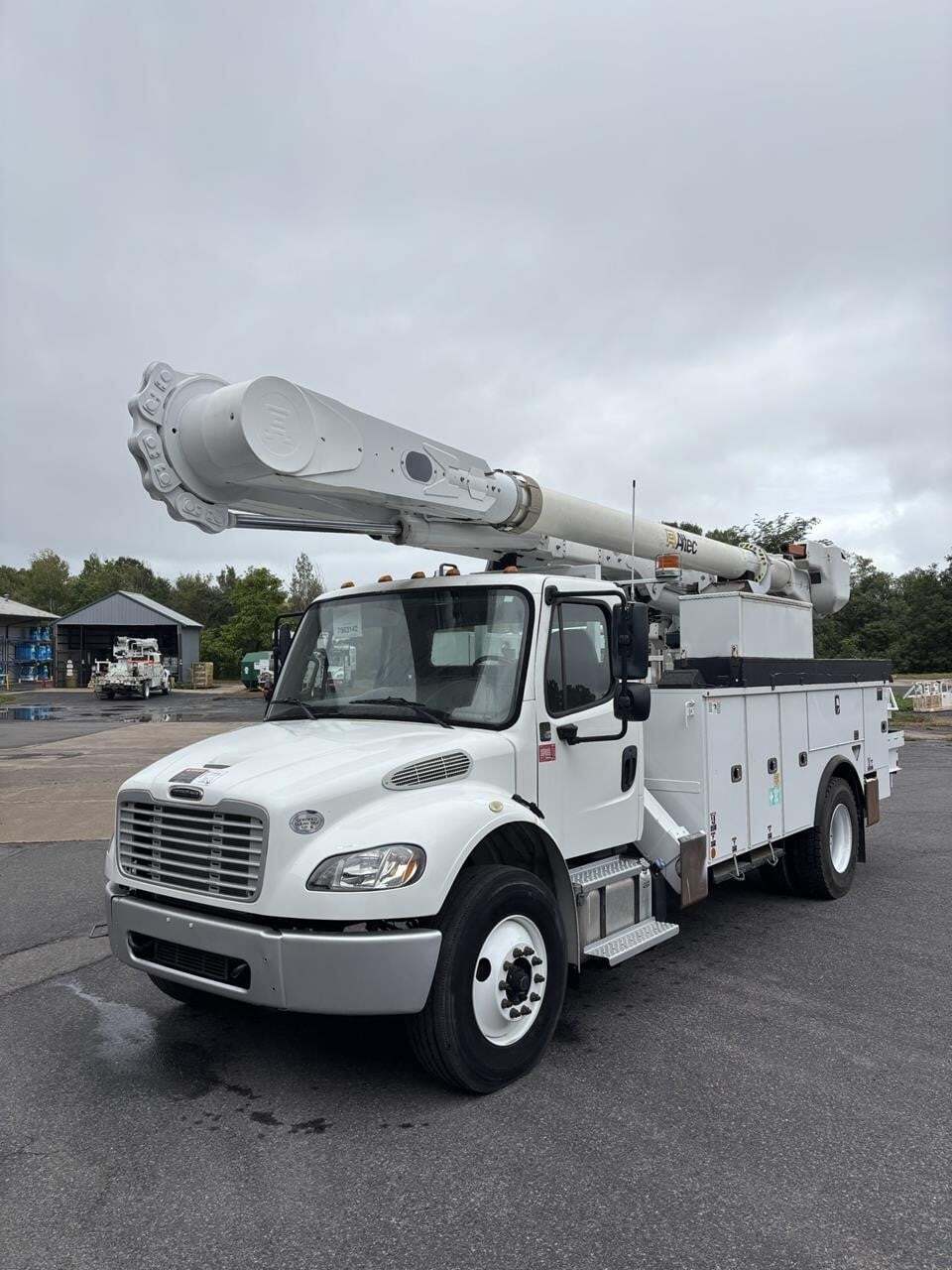2020 FREIGHTLINER BUSINESS CLASS M2 106 in Plains, PA