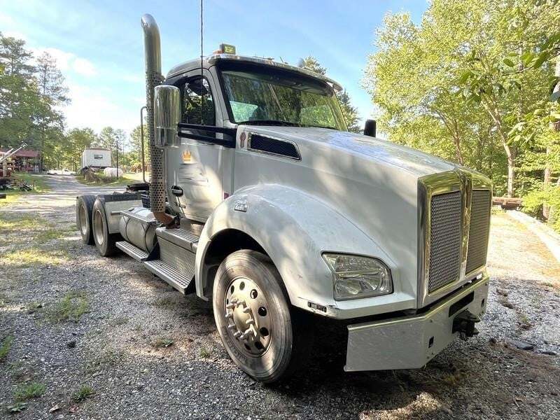 2023 KENWORTH T880 in Raleigh, NC