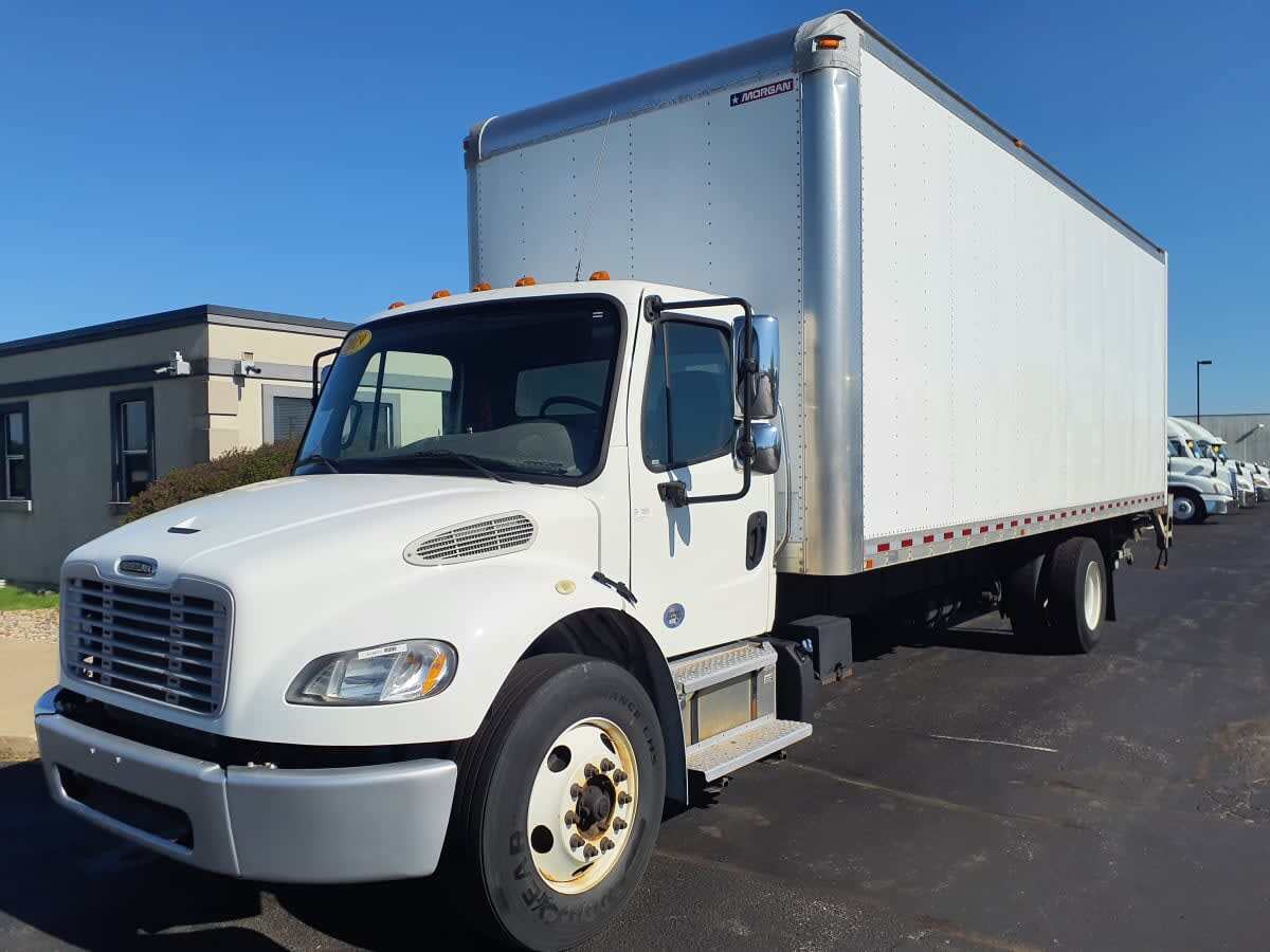 2019 FREIGHTLINER BUSINESS CLASS M2 106 in Altoona, IA