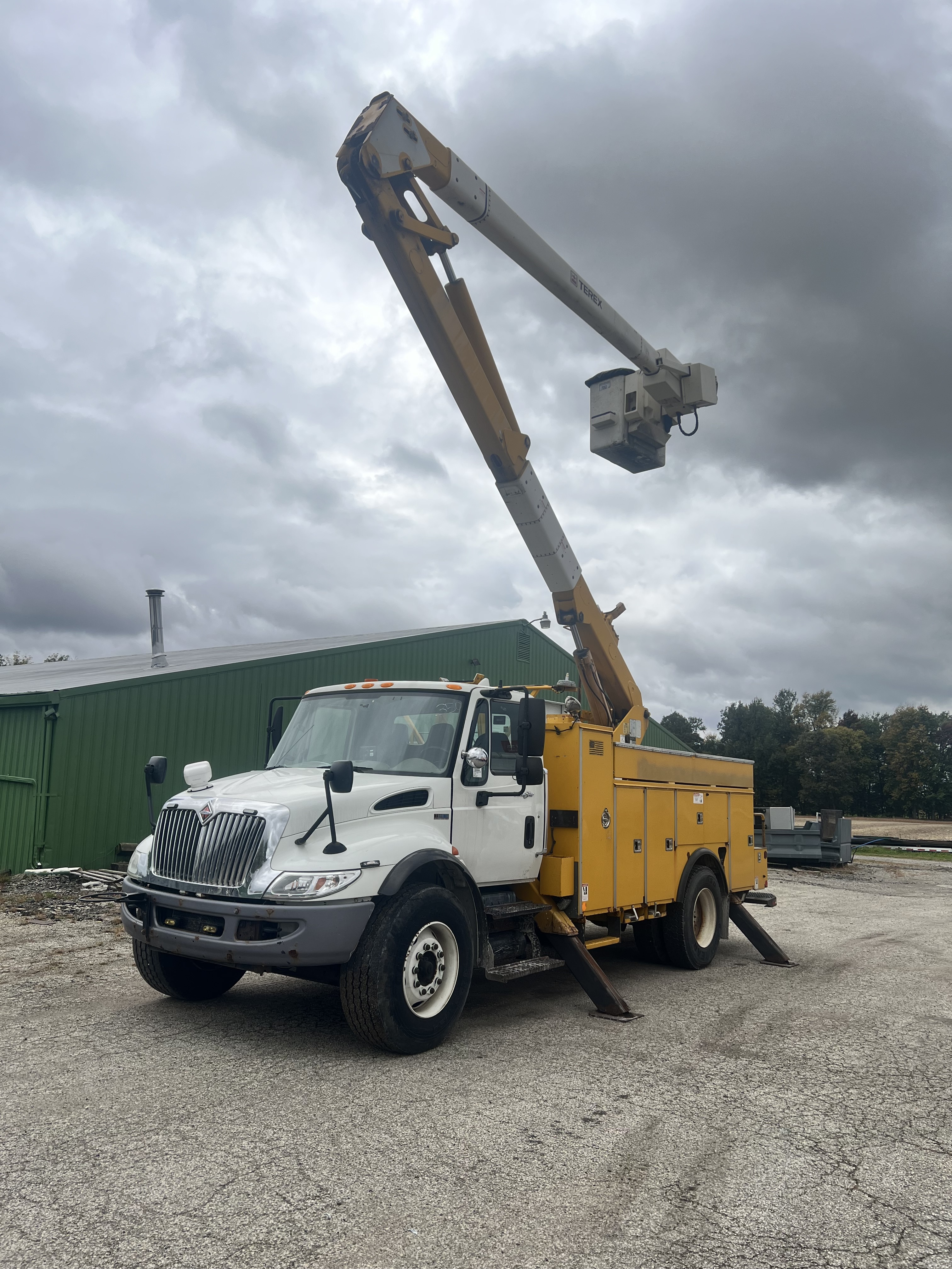 2012 INTERNATIONAL 4300 in Wawaka, IN