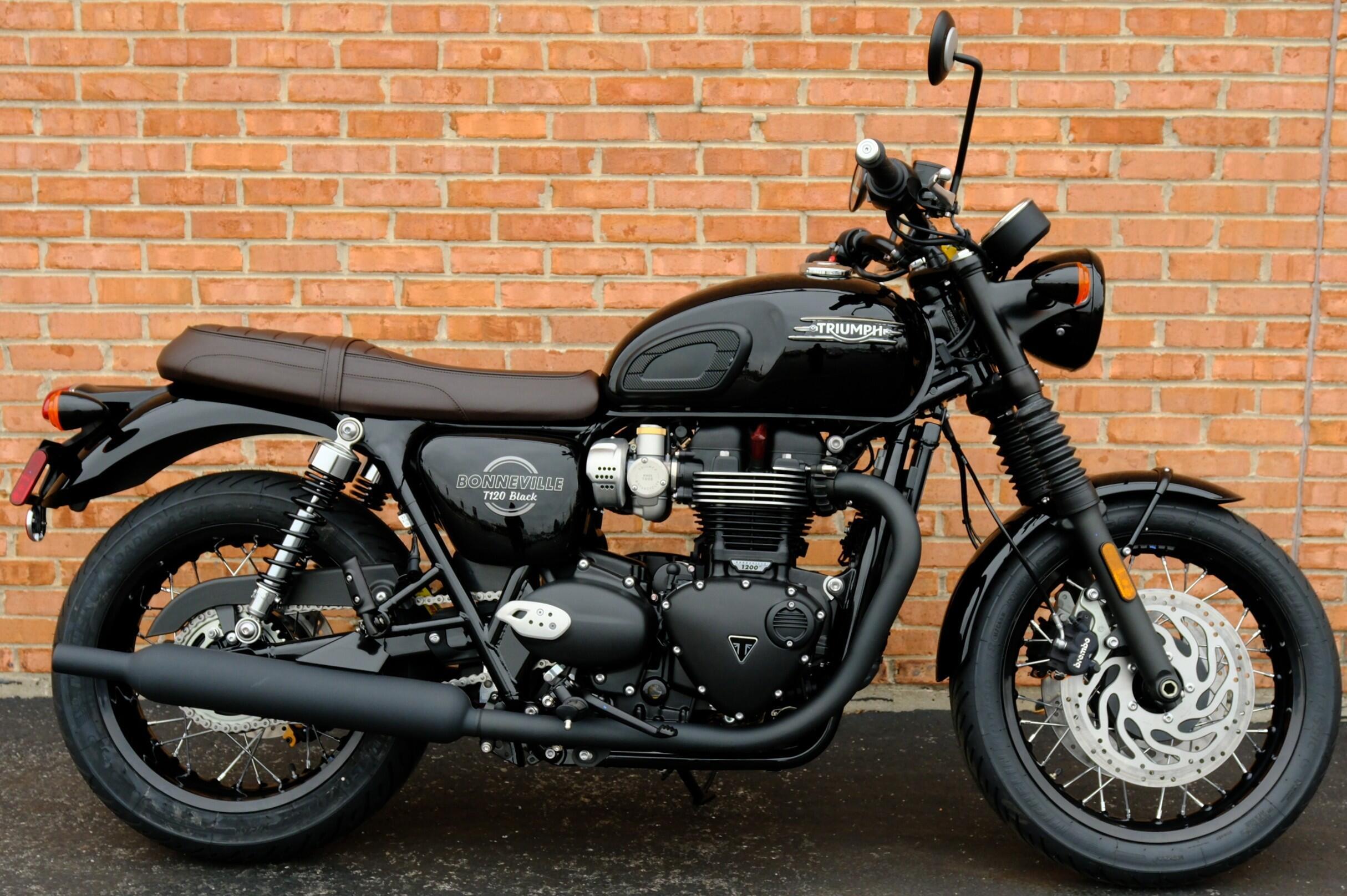 2027 Triumph Bonneville T120 Black BLACK in Chicago, IL
