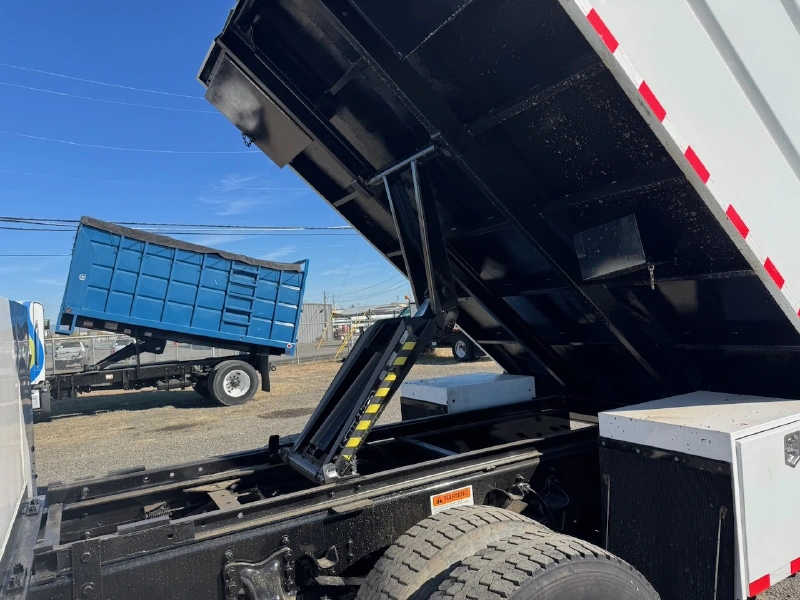 2018 FREIGHTLINER BUSINESS CLASS M2 106