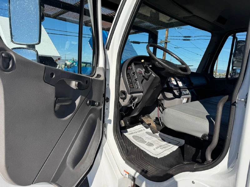 2018 FREIGHTLINER BUSINESS CLASS M2 106