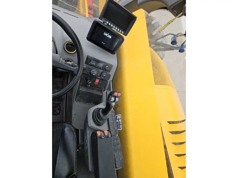 2023 JCB 560-80 Agri