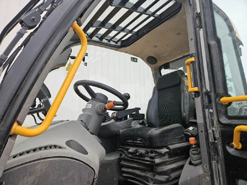 2023 JCB 560-80 Agri