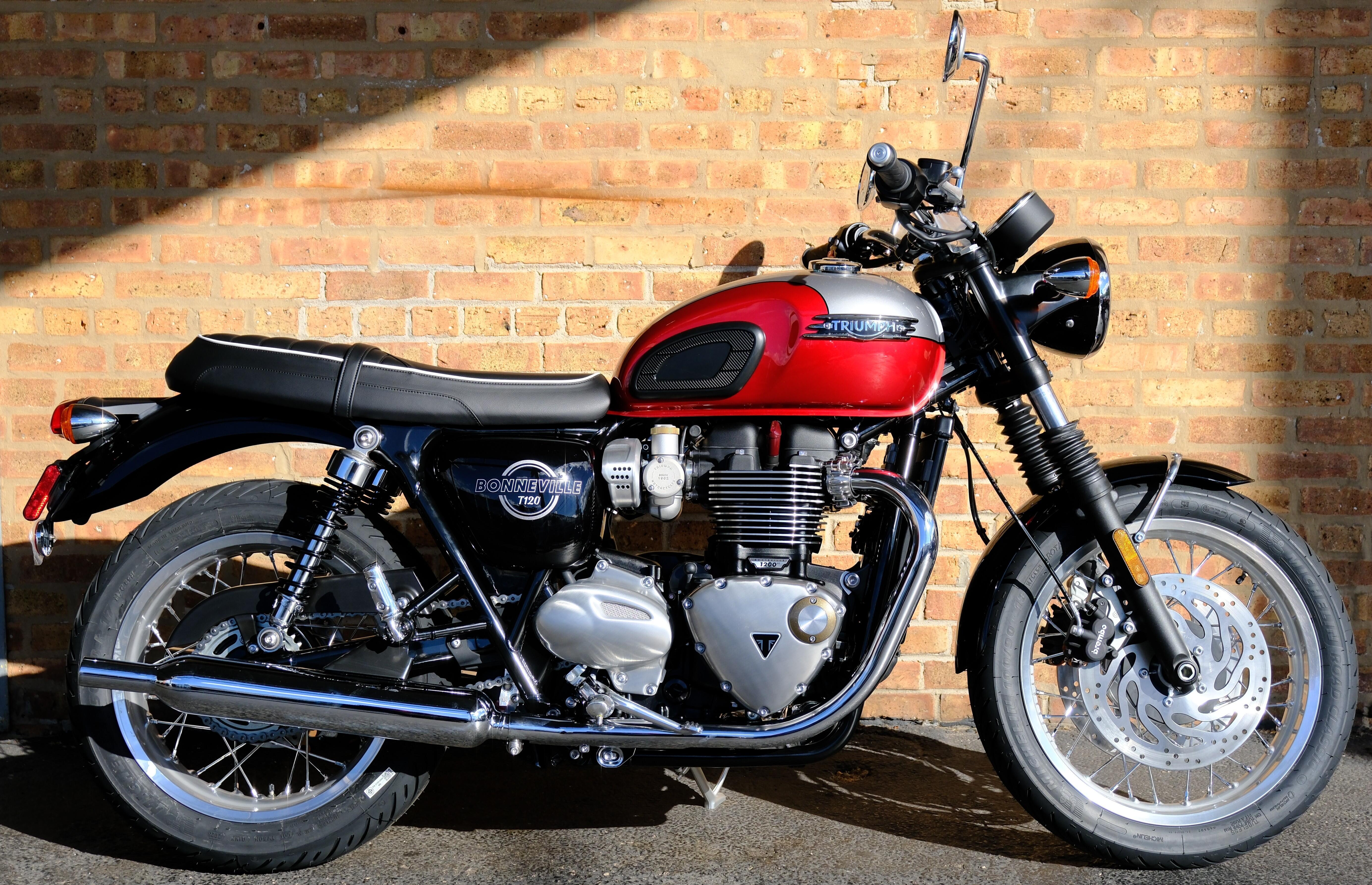 2027 Triumph Bonneville T120 BASE in Chicago, IL