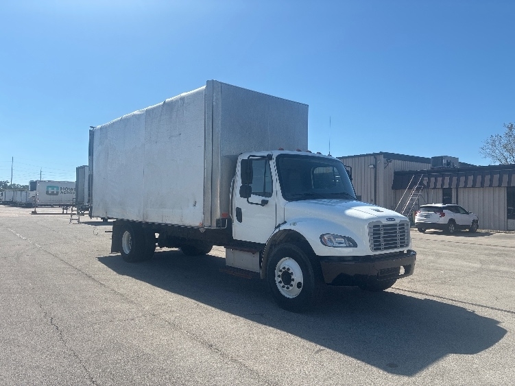 2017 FREIGHTLINER BUSINESS CLASS M2 106 in Fort Wayne, IN