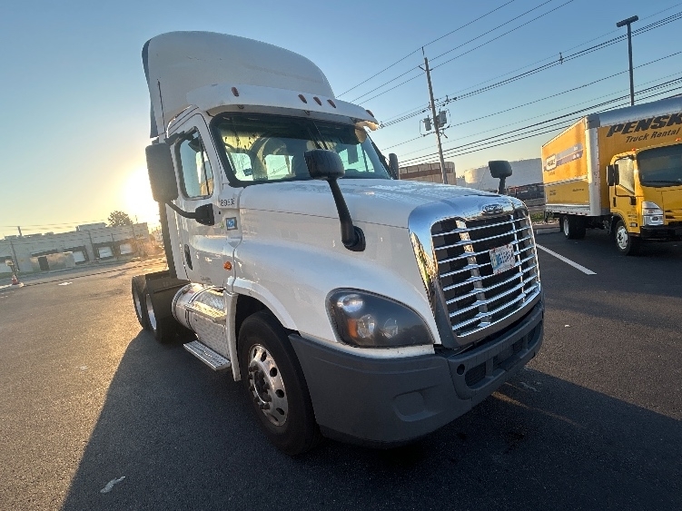 2018 FREIGHTLINER CASCADIA 125 in Linden, NJ