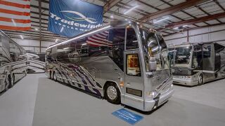 2010 PREVOST FEATHERLITE H3 45