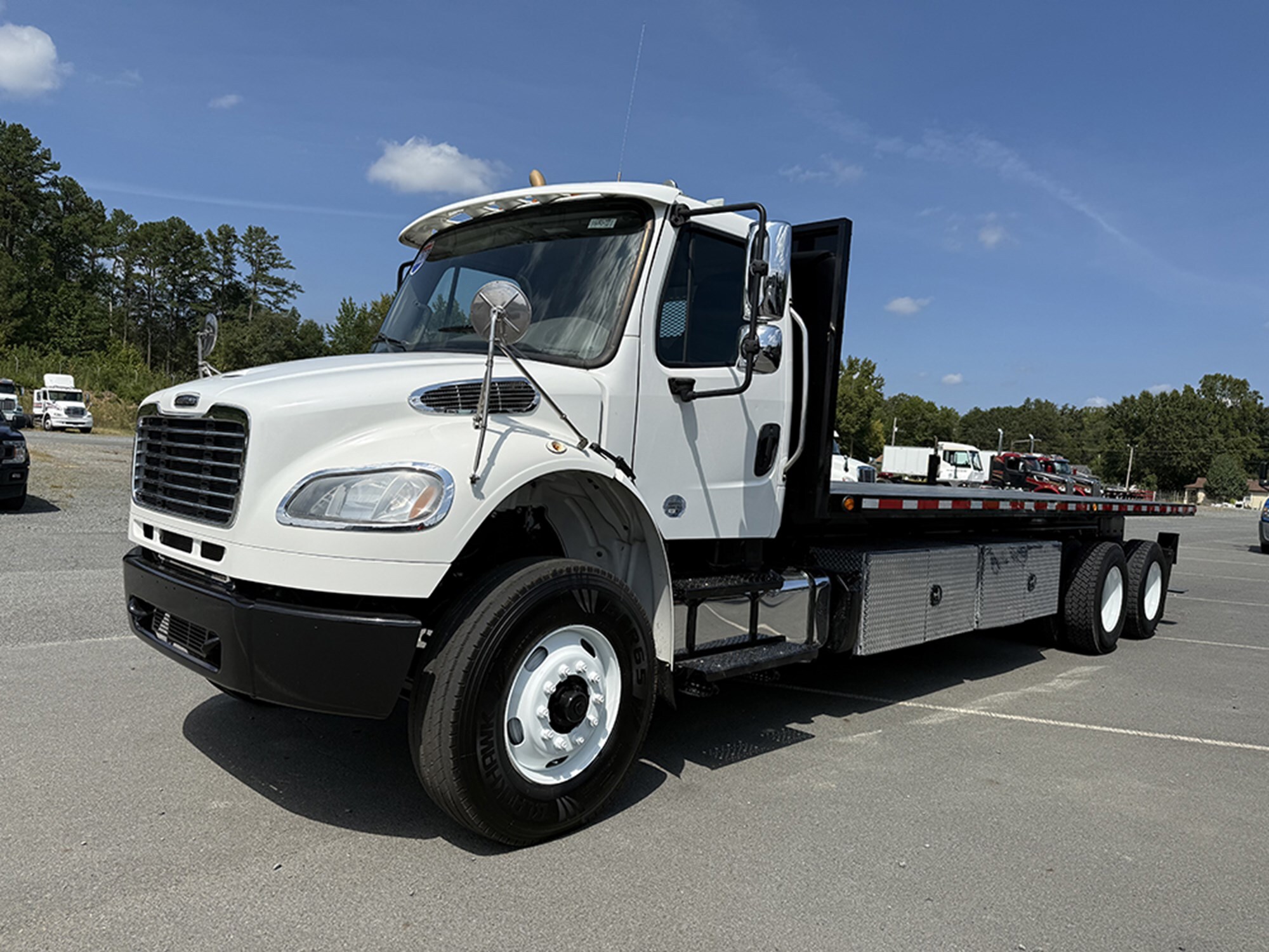 2020 FREIGHTLINER BUSINESS CLASS M2 106 in Weyers Cave, VA