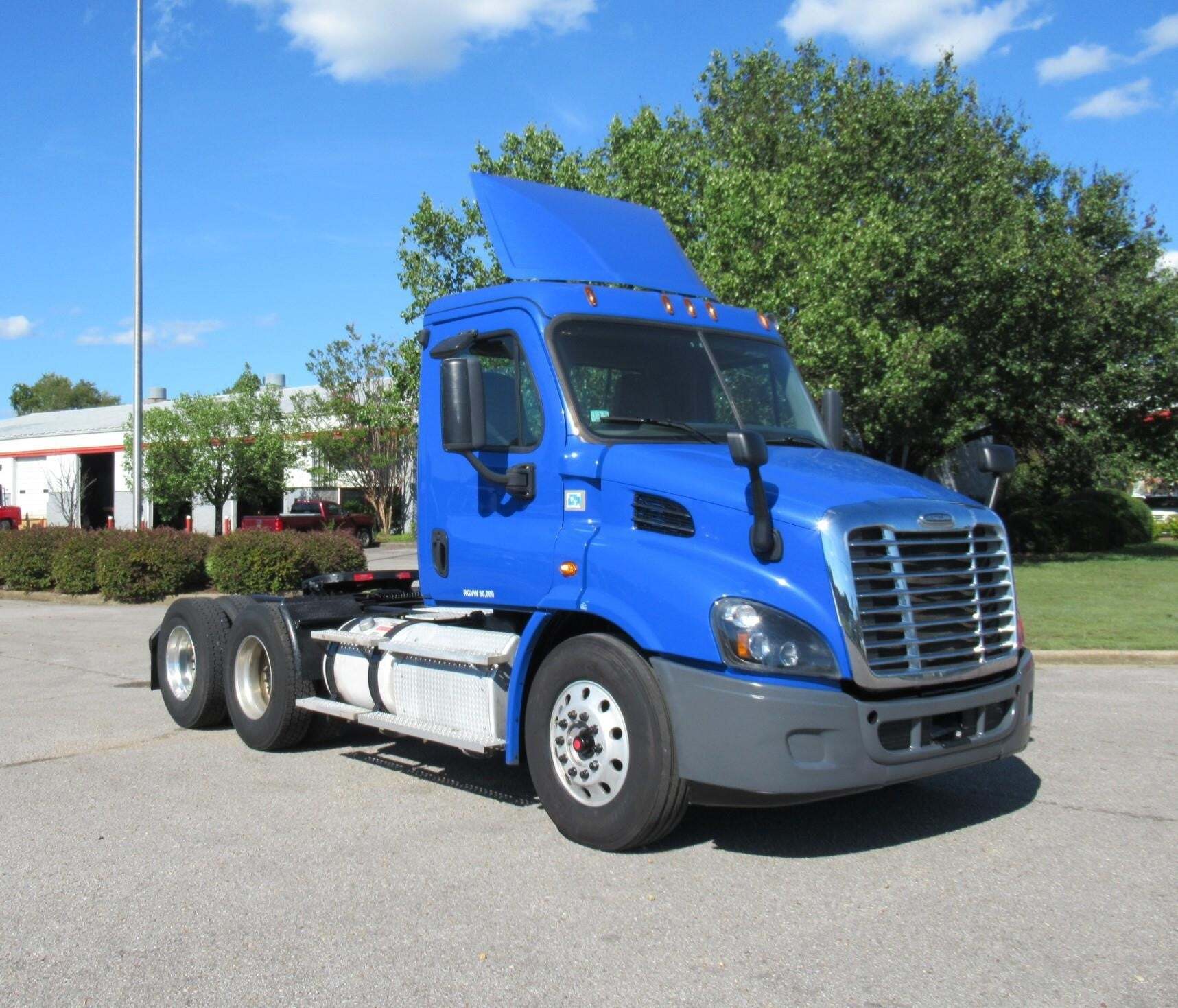 2016 FREIGHTLINER CASCADIA 113 in Tuscaloosa, AL