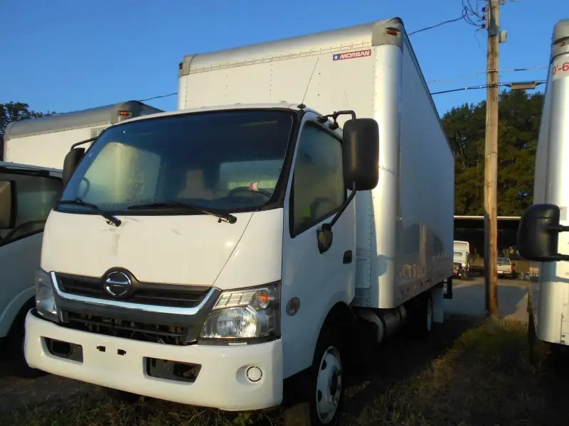 2018 HINO 195