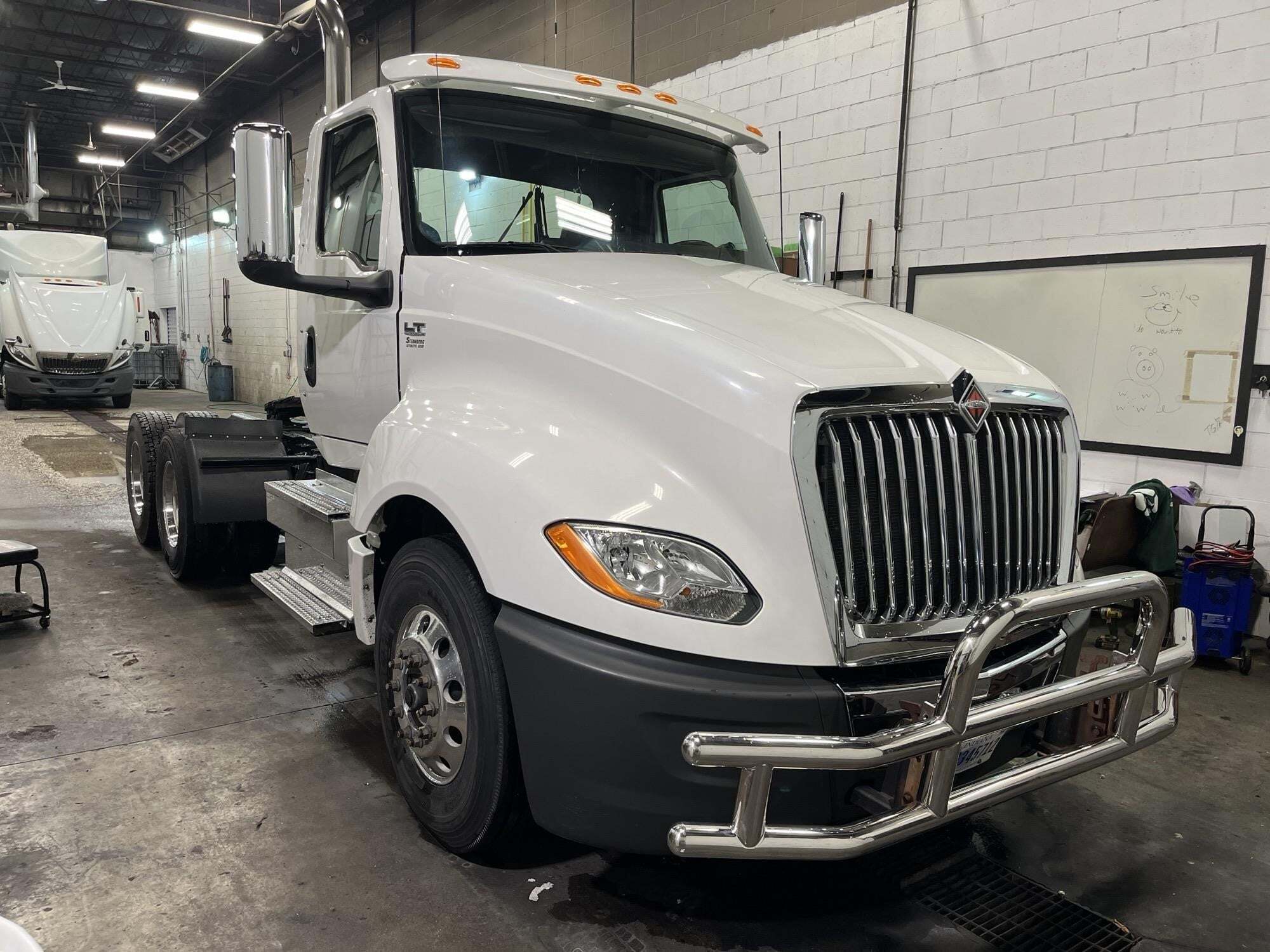 2018 INTERNATIONAL LT in Jasper, IN