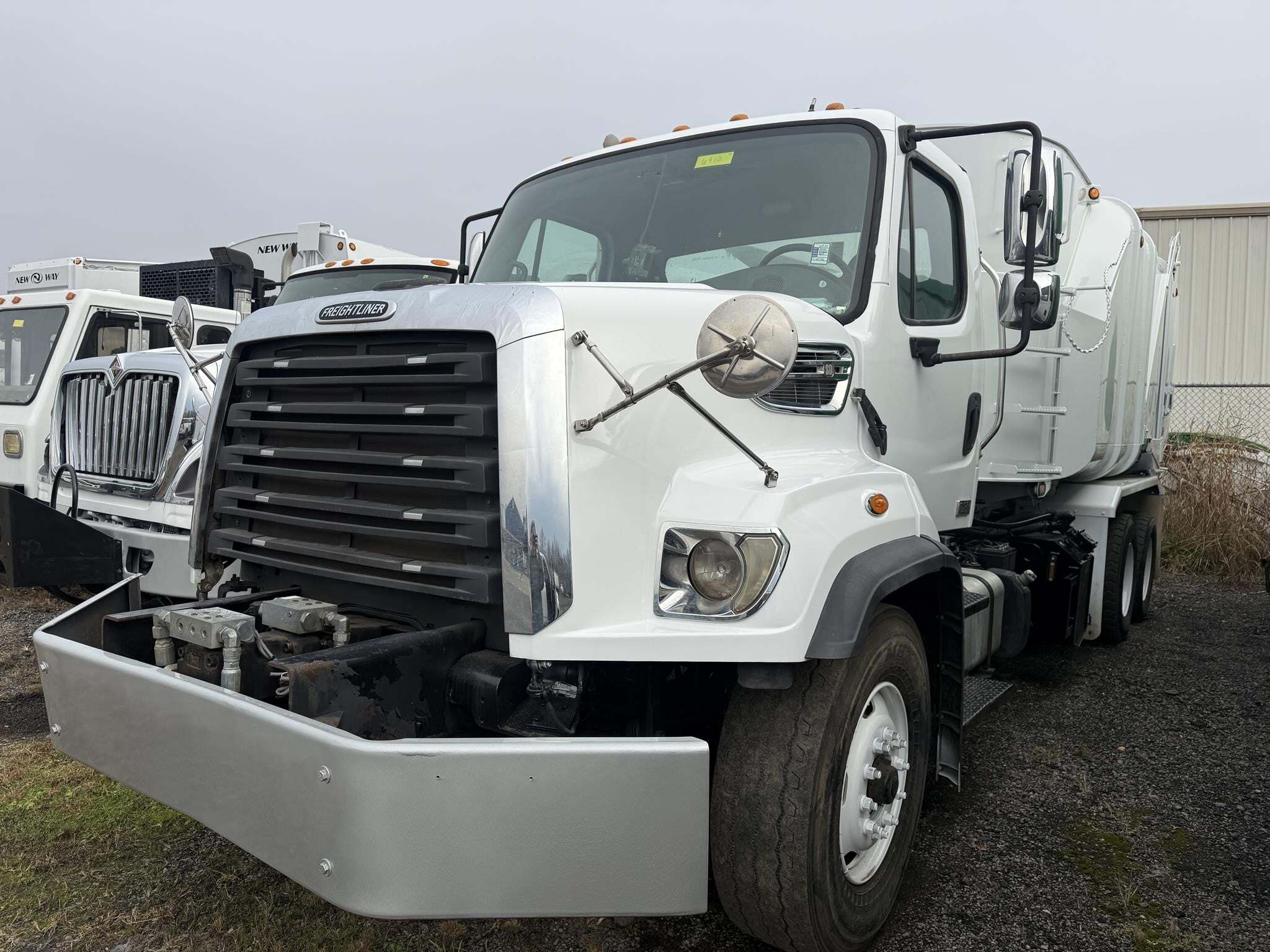 2014 FREIGHTLINER 108 SD in Bealeton, VA