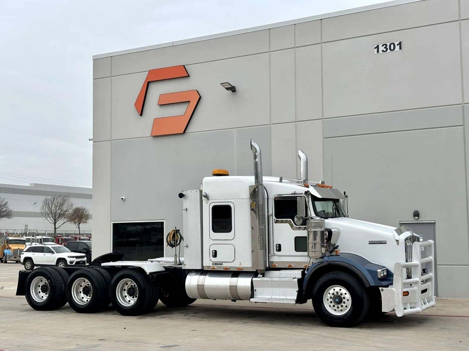 2014 KENWORTH T800 in Hutchins, TX