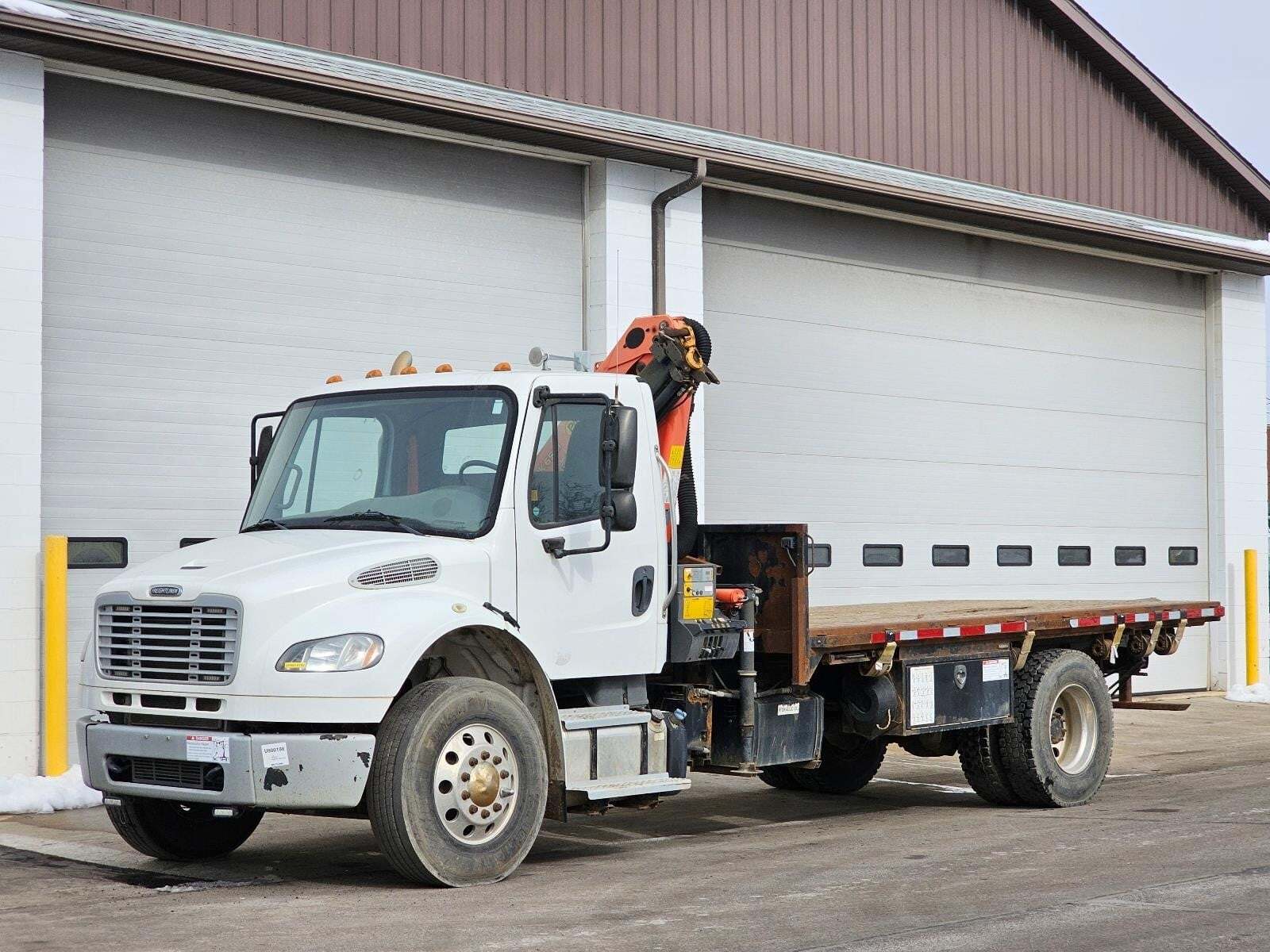2017 FREIGHTLINER BUSINESS CLASS M2 106 in Berne, IN