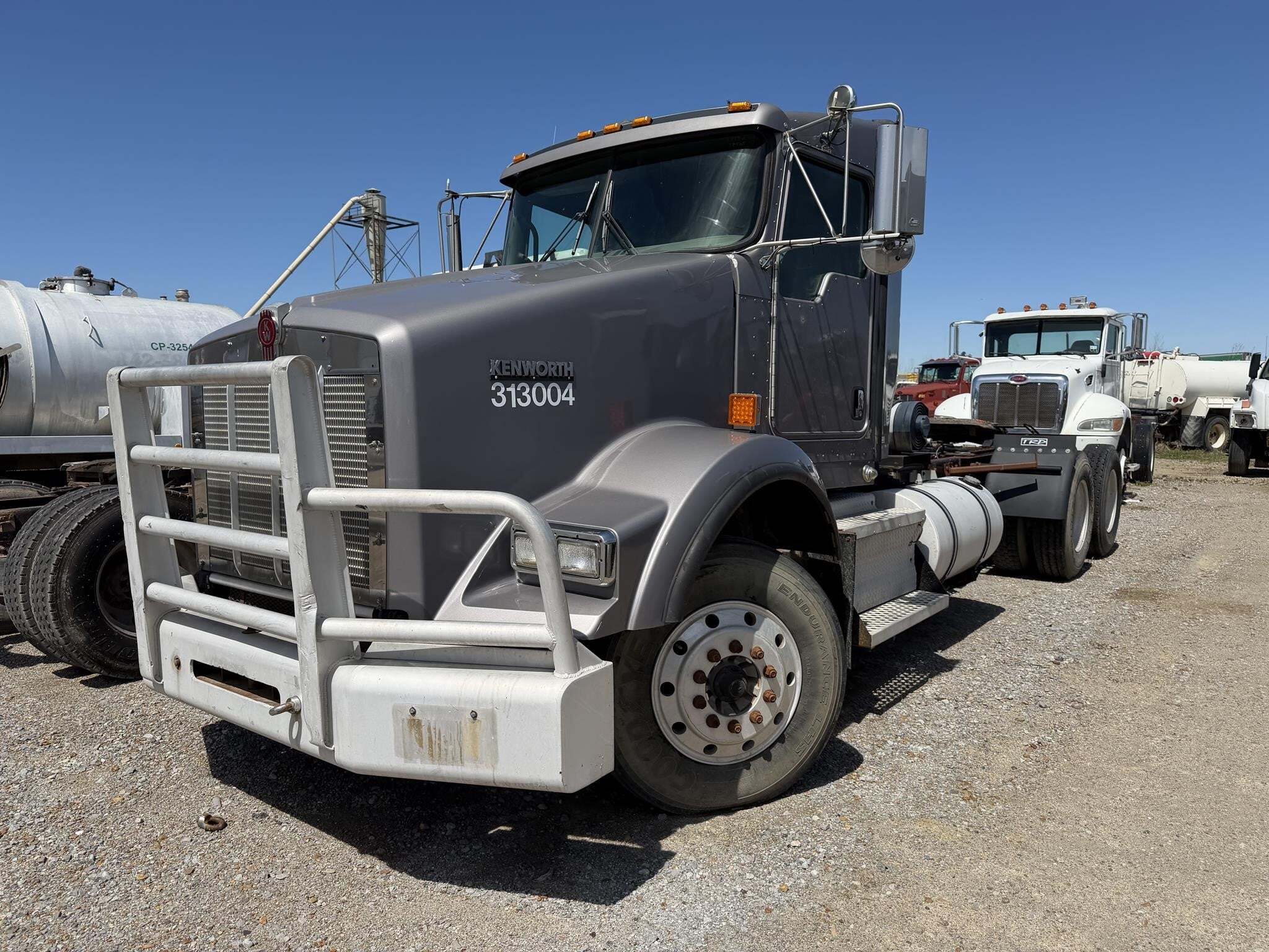 2012 KENWORTH T800 in Covington, TN