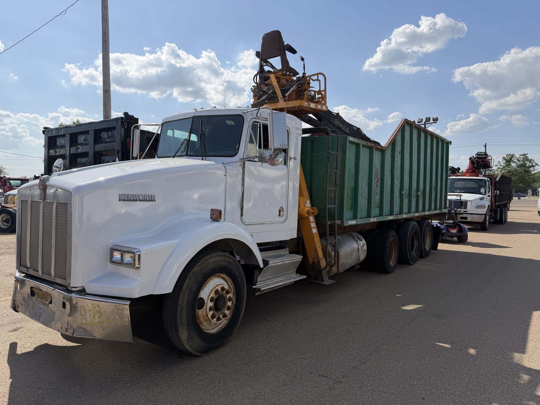 1990 KENWORTH T800 in Covington, TN