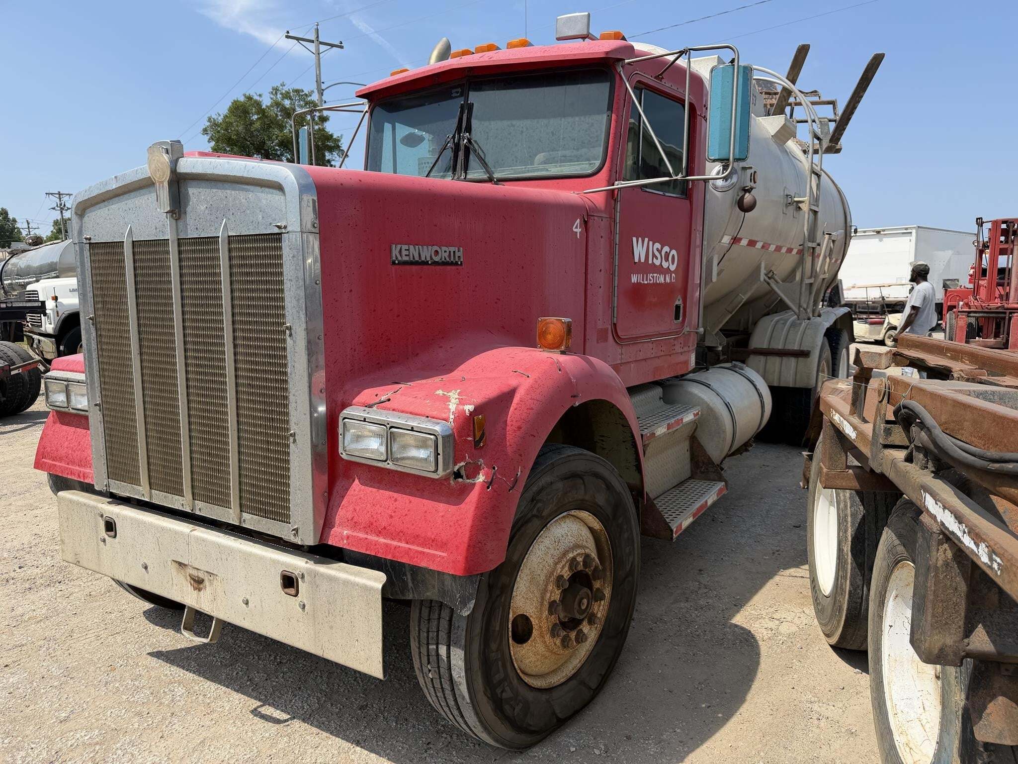 1994 KENWORTH W900 in Covington, TN