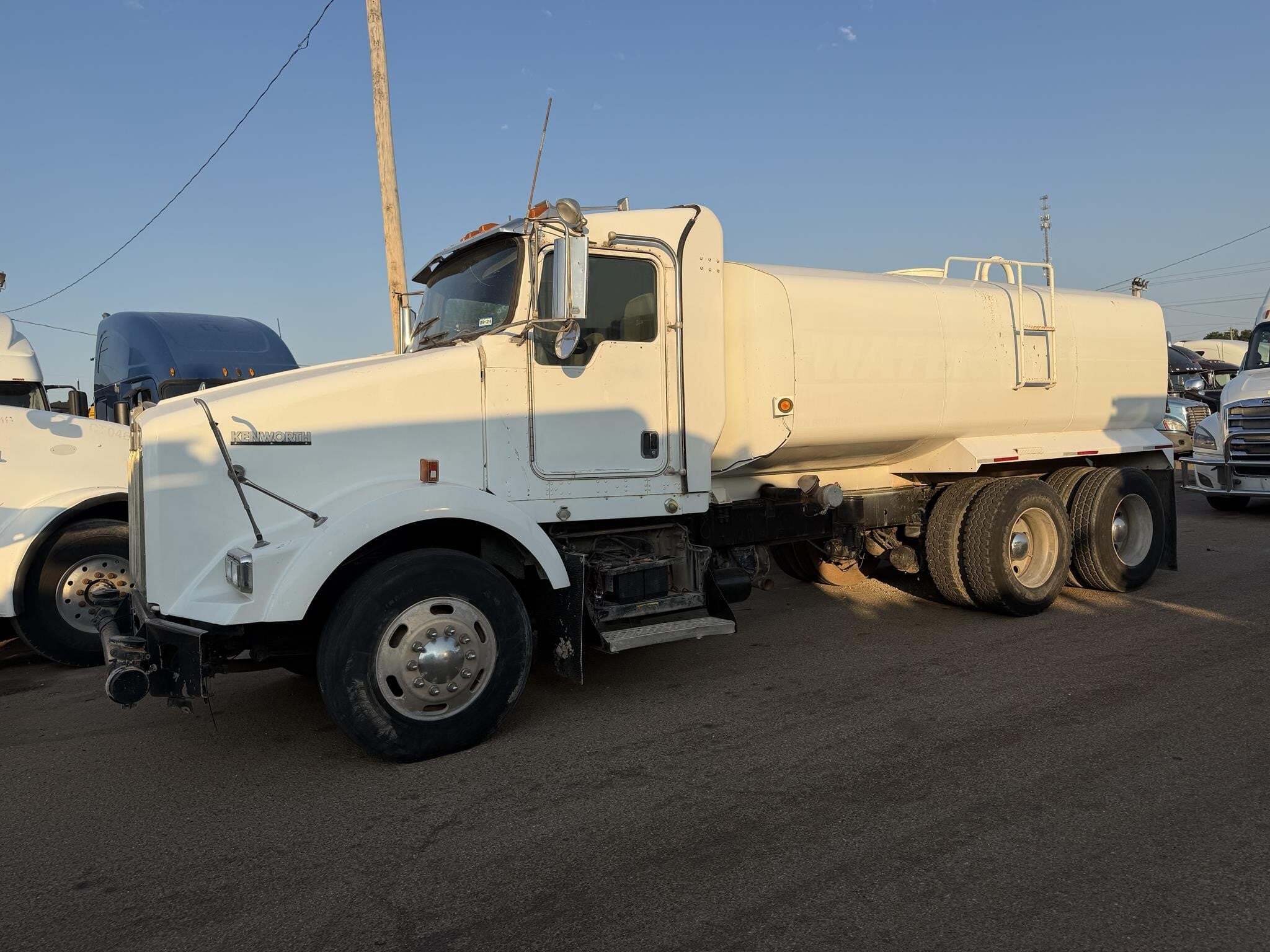 2005 KENWORTH T800 in Covington, TN