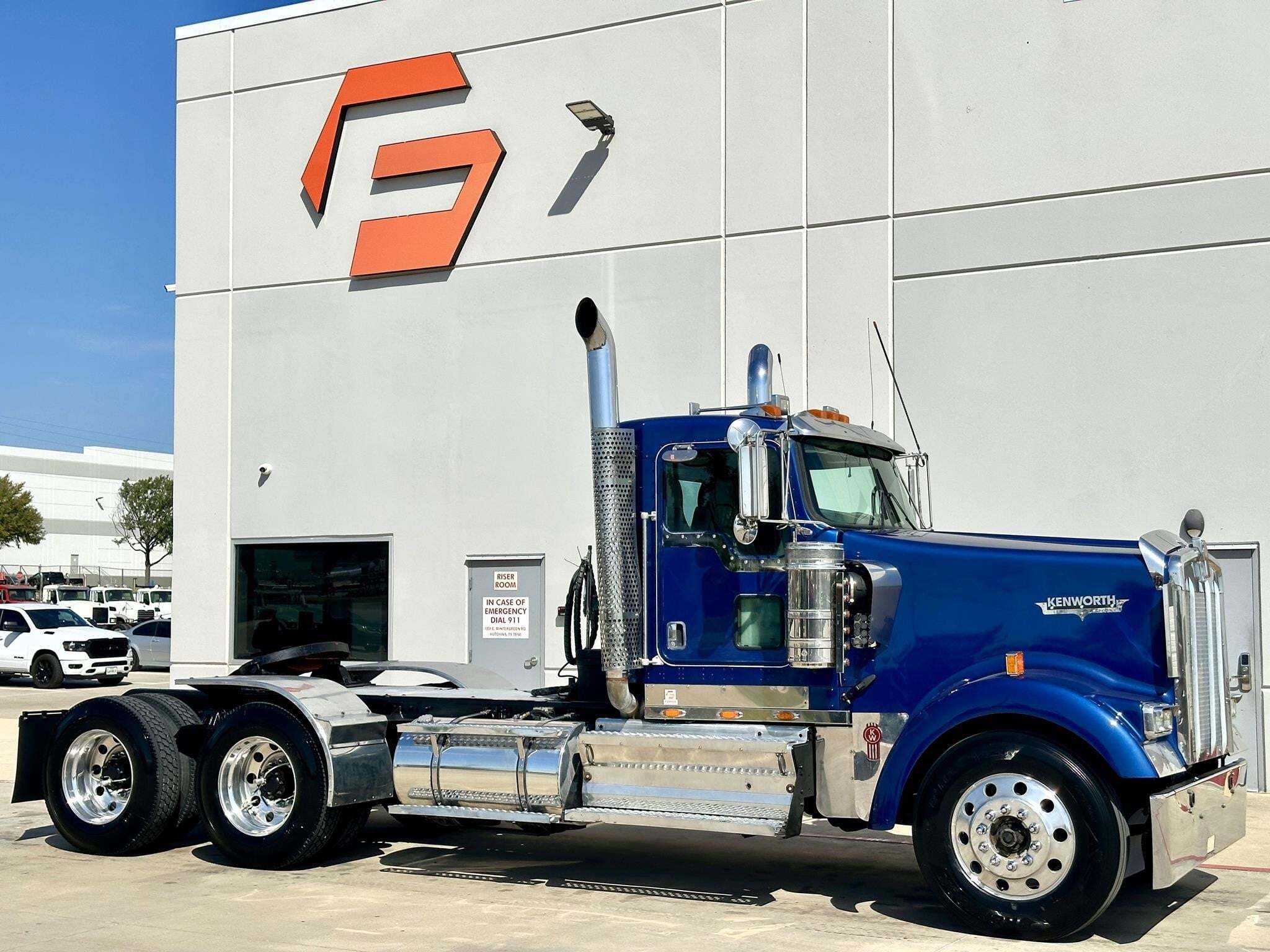 2009 KENWORTH W900 in Hutchins, TX