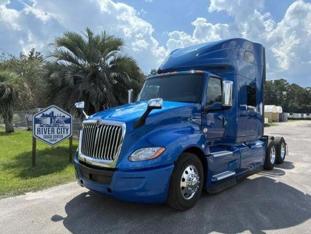 2022 INTERNATIONAL LT in Jacksonville, FL