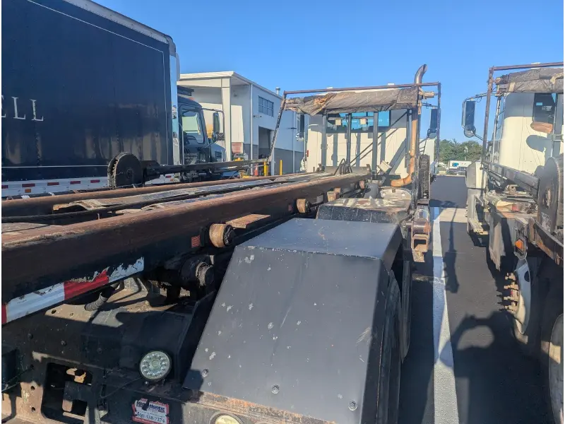 2016 MACK GRANITE GU713