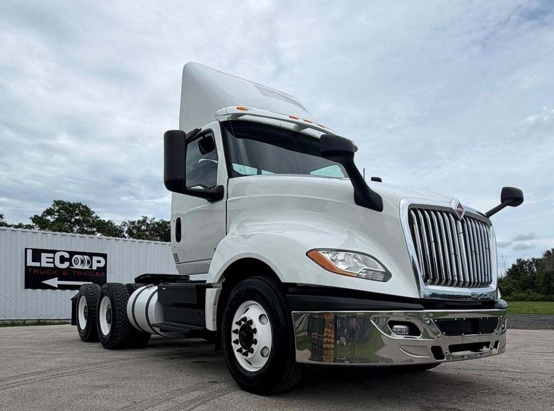 2019 INTERNATIONAL LT in Fort Pierce, FL