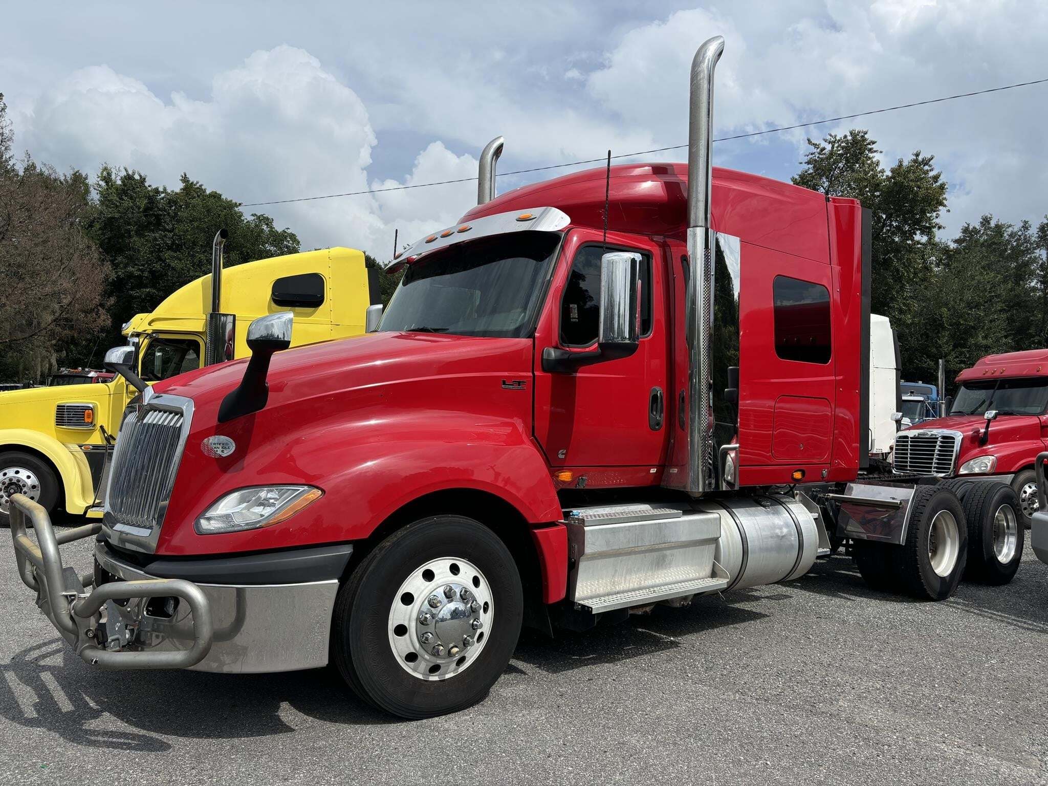 2020 INTERNATIONAL LT in Citra, FL