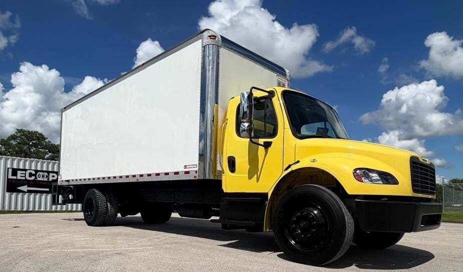 2016 FREIGHTLINER BUSINESS CLASS M2 106 in Fort Pierce, FL