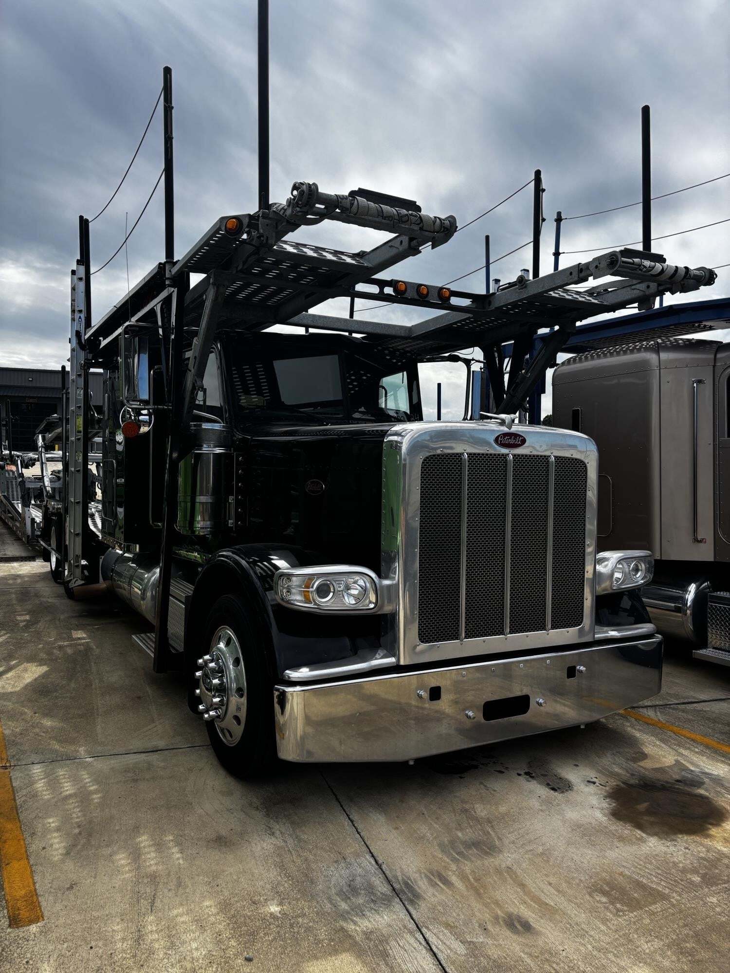 2024 PETERBILT 389 in Lincoln, AL