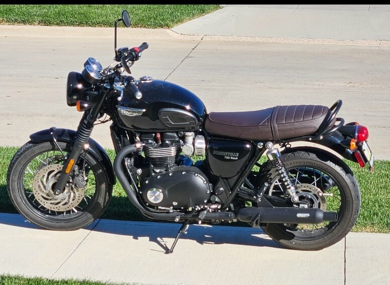 2019 Triumph BONNEVILLE T120 BLACK BLACK in Sioux City, IA
