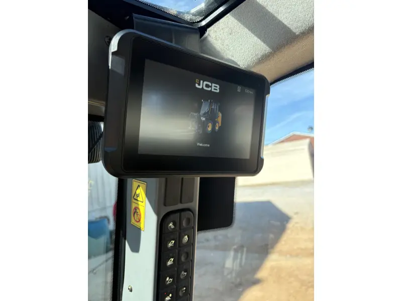 2023 JCB 270
