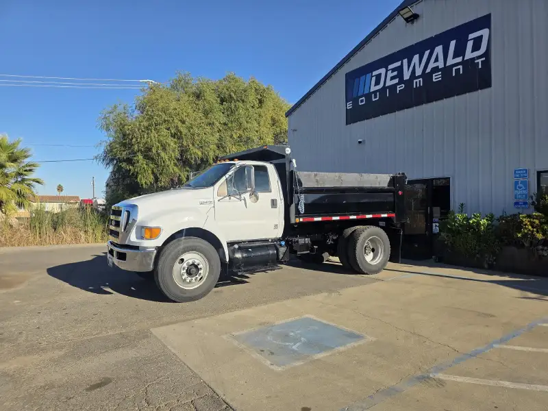 2012 FORD F750 XL SD