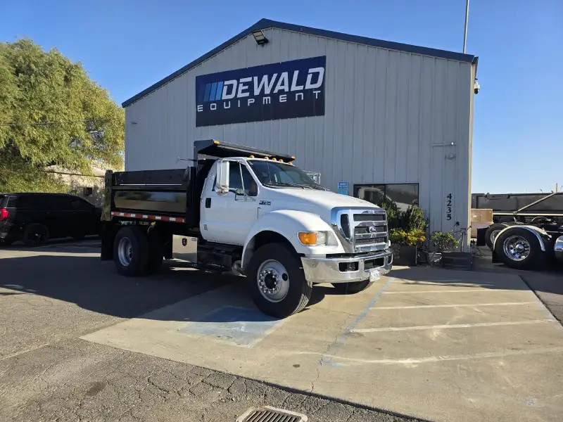 2012 FORD F750 XL SD